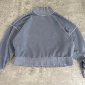 The north face women’s mock neck sweatshirt size medium